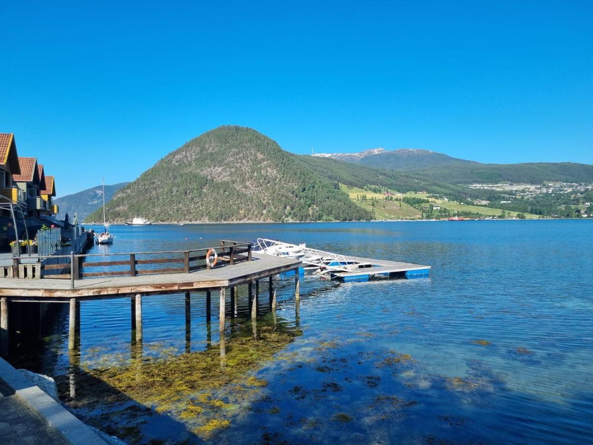 Nedre Amla Fjord Apartment Kaupanger Exterior photo